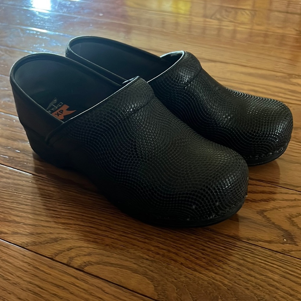 Black clogs perfect for nurses and women on their feet all day
